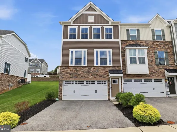 1054 Rosecroft Ln #24, York, PA 17403