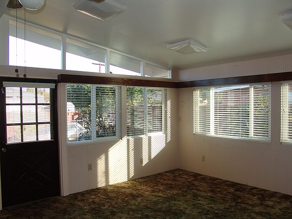 5th image of 695 Hilltop Dr