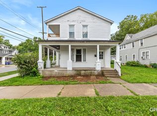 900 4th St NW APT 1, Grand Rapids, MI 49504