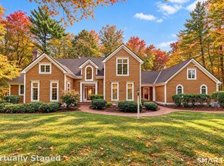 10 Whitman Pond Road, Simsbury, CT 06070