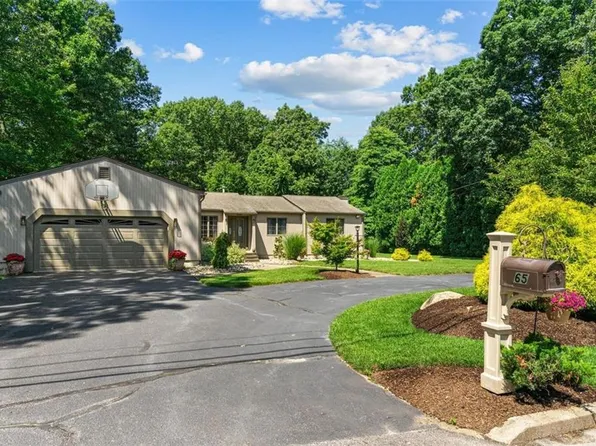 65 Apple House Dr, Cranston, RI 02921