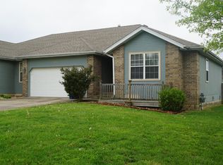 405 S James St, Nixa, MO 65714