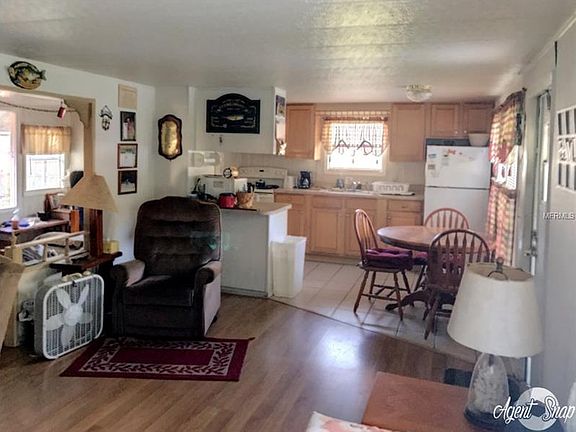 5th image of 97 Pinewood Ln