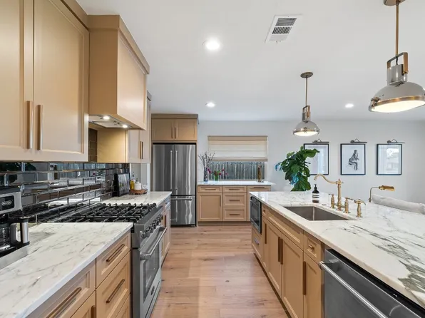 3171 Lockmoor Ln, Dallas, TX 75220