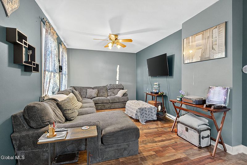 4th image of 54 Vley Road