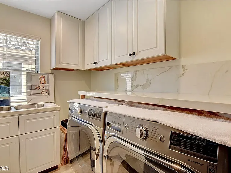 3541 Winter Wren St — Photo 40