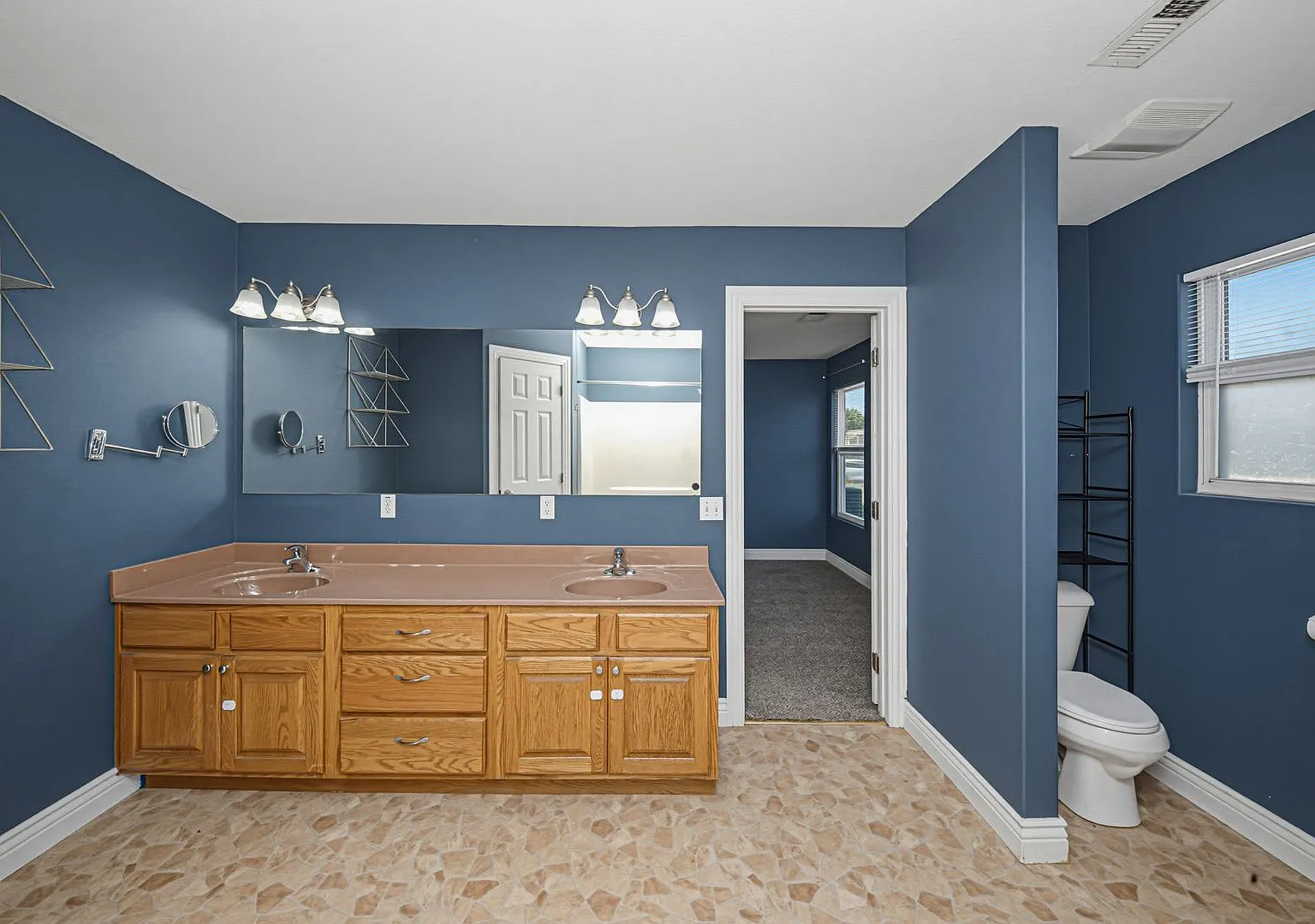 Please View 3D Virtual Walk-Through Before Scheduling a Showing — Photo 2