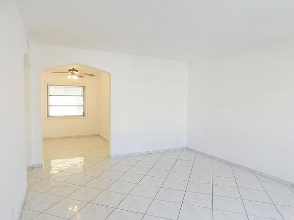4th image of 1735 Marseille Dr #1-1-1735