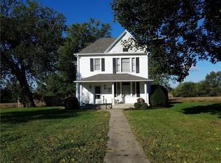618 N Lafayette St, Corder, MO 64021