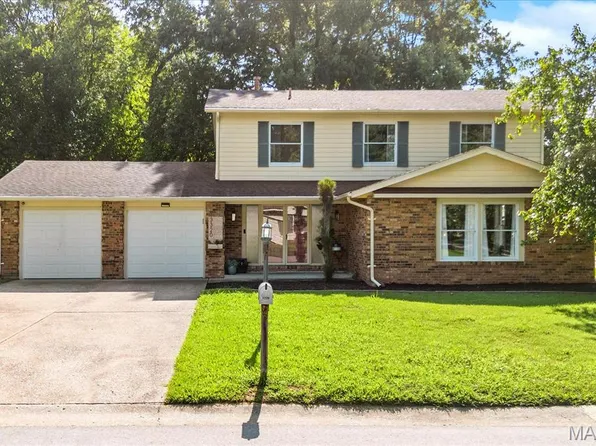 3320 Seven Pines Dr, Belleville, IL 62221
