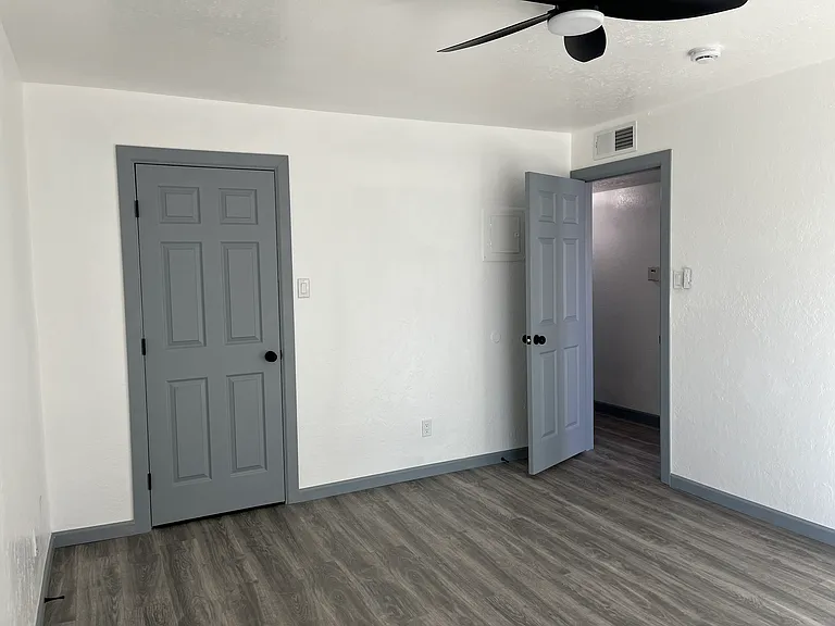 Fully Updated 2 Bedroom End Unit in Rio Rancho — Photo 10