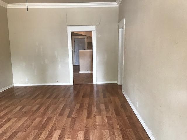 2nd image of 1015 S Willow St