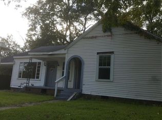 97 N Forest St, West Point, MS 39773