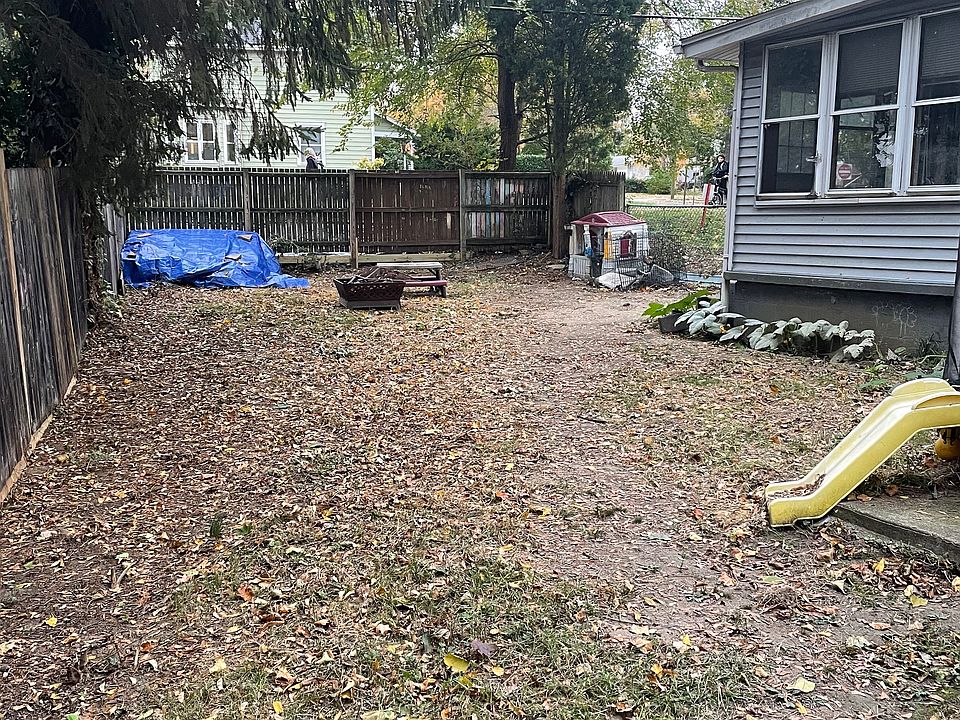 2nd image of 114 E Park Ave