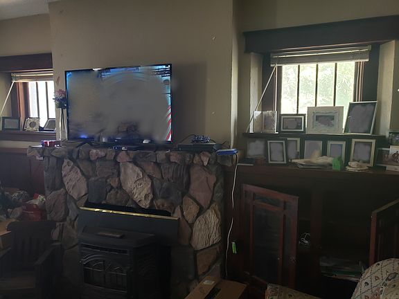2nd image of 210 Olive Ave