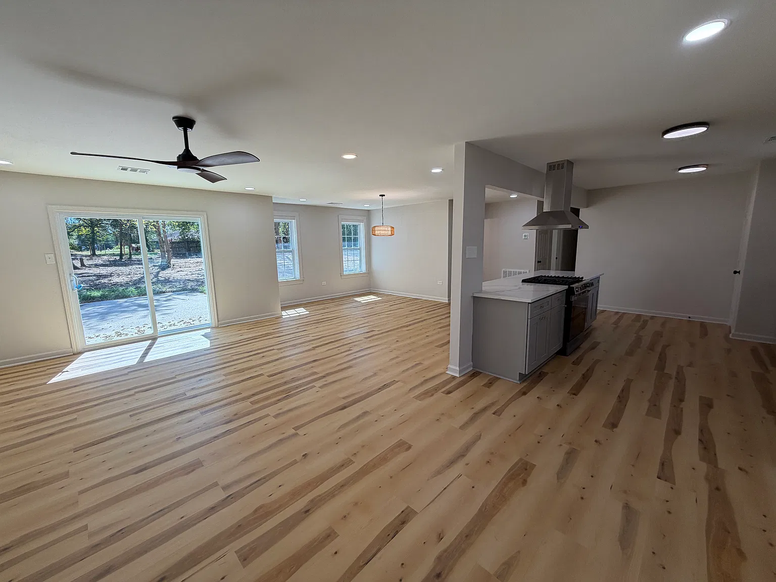 4 bed, 1950 sqft, $2,150 — Photo 3