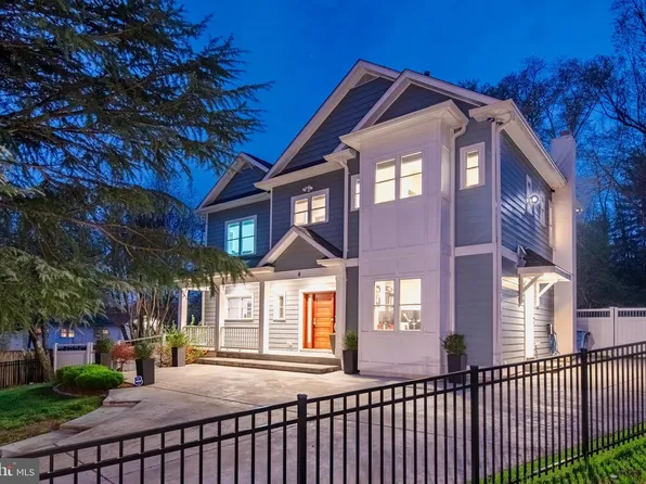 4 Orleans Ter, Kensington, MD 20895