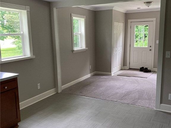 3rd image of 4527 Jordan Rd