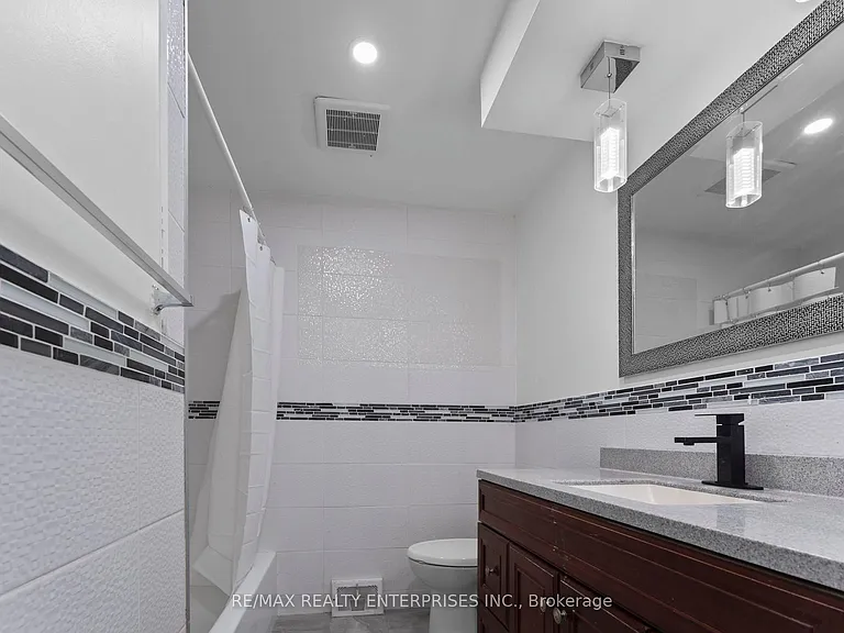 60 Wakelin Ter — Photo 23