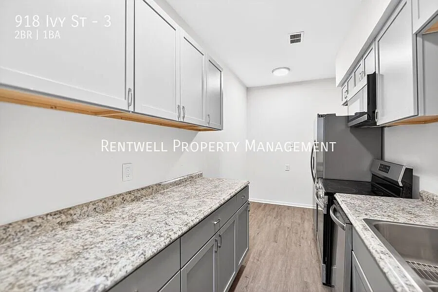 2-Bedroom Apartment in Pittsburgh's Desirable Shadyside Neighborhood! — Photo 4
