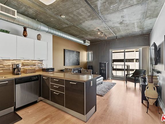2nd image of 645 W 9th St APT 509