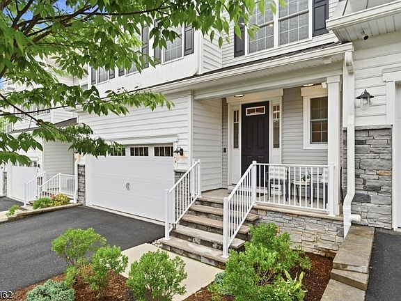 2nd image of 17 Cypress Ln