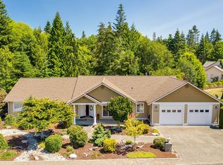 1040 Kerria Ln, Camano Island, WA 98282