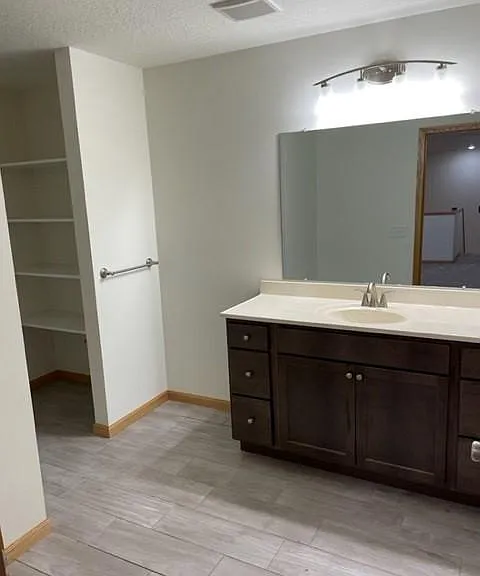 Full Bath (Upstairs)