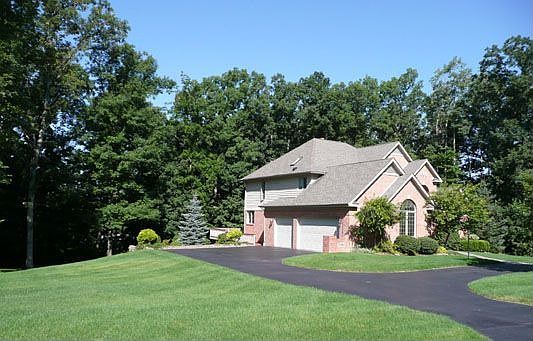 Front Left View 3 Car Garage
