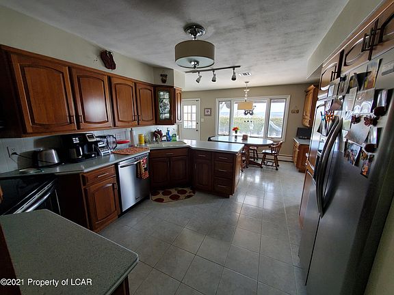 5th image of 23 Westminster Dr