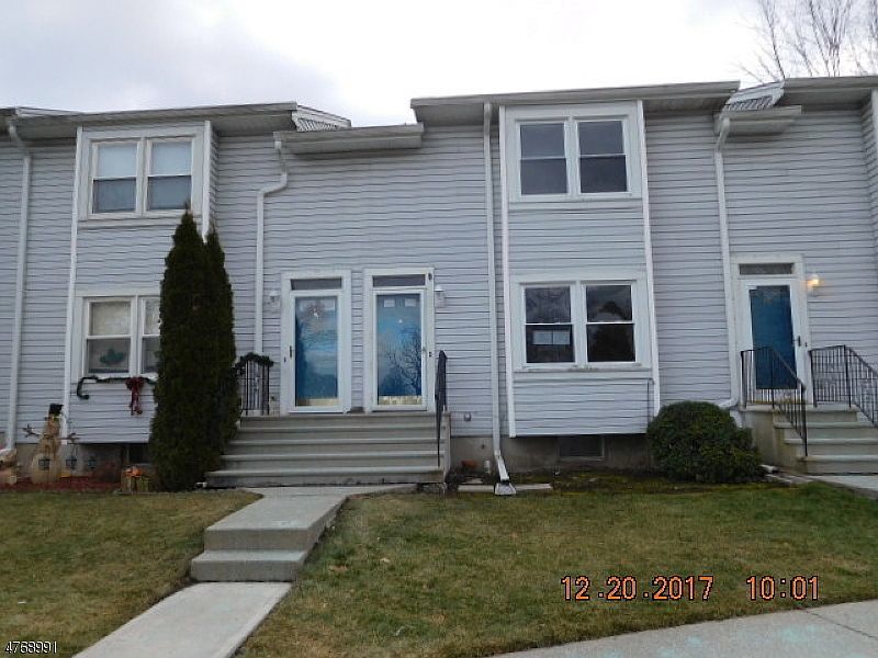 1st image of 40 Village Dr