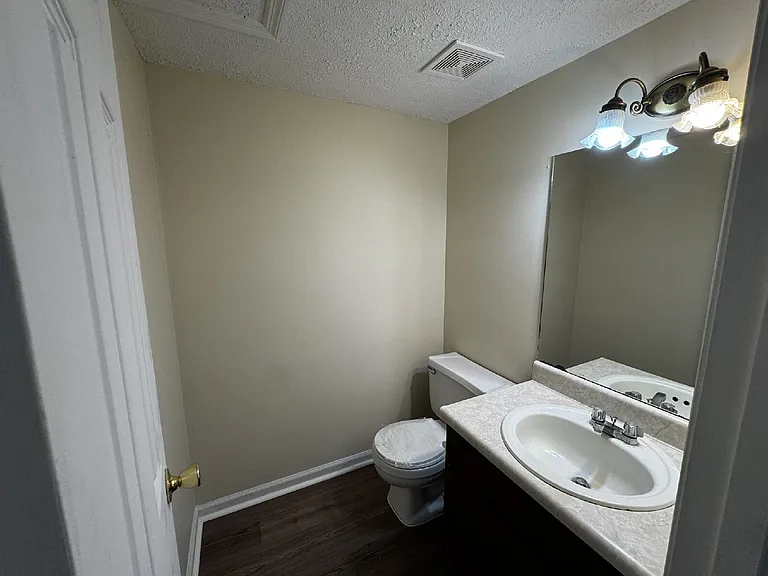 1100 Pineland Ave #9A — Photo 4