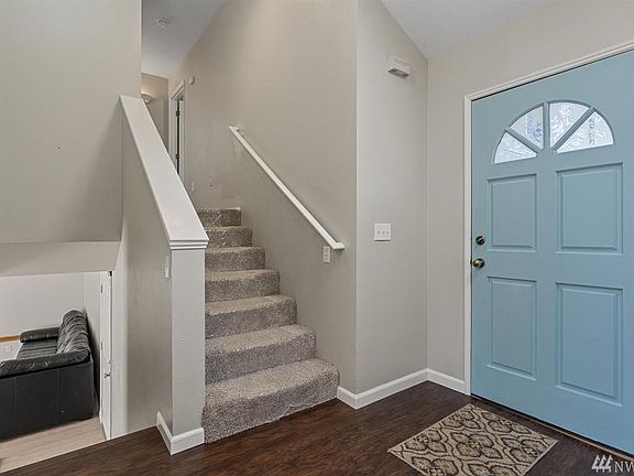 3rd image of 4204 SE Fairway Cir