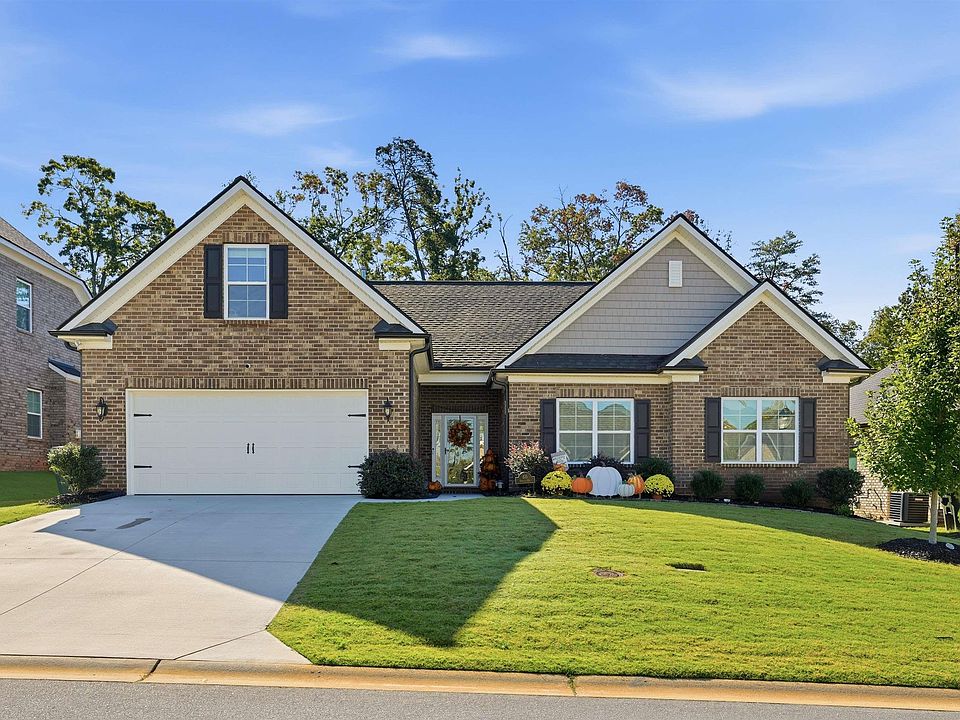 1st image of 105 Oaktree Way