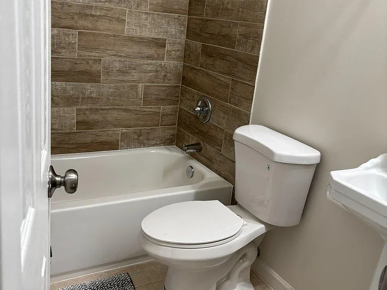 6005 Eads St NE — Photo 5