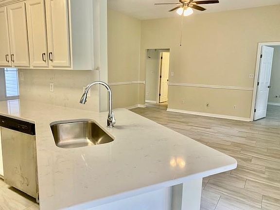 4th image of 60269 William Dr