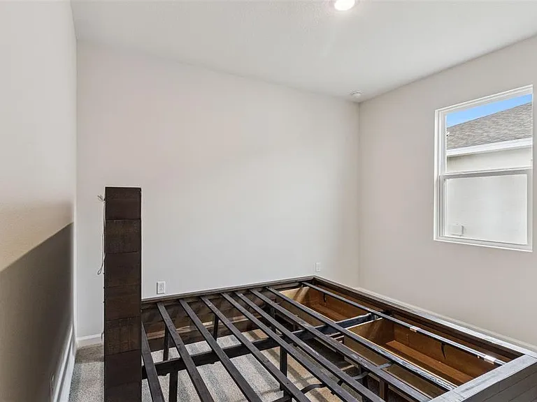 654 Heritage Square Dr — Photo 26