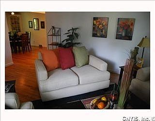 4th image of 208 Danbury Dr