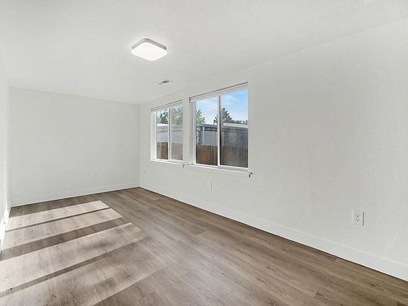2nd image of 2865 Chase St #2875