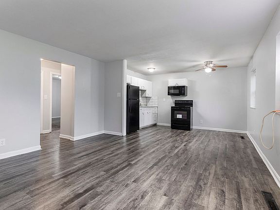 3rd image of 2902 Noe Ct #2