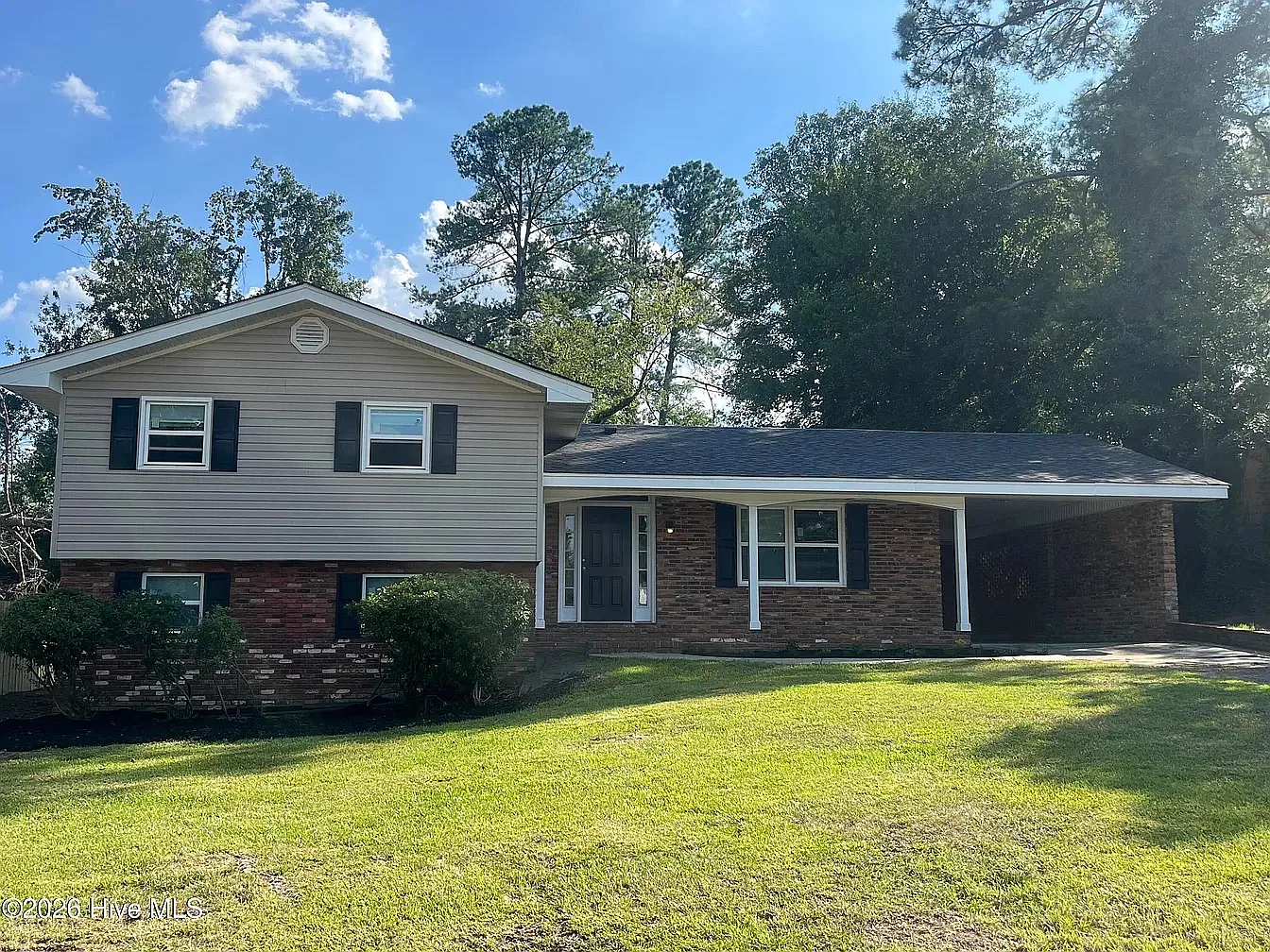 5 bed, 2111 sqft, $1,790 — Photo 1