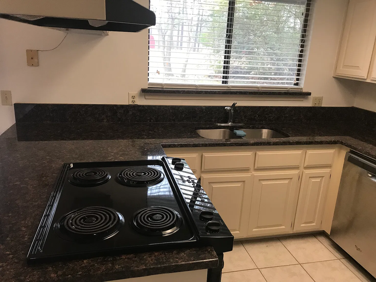 3 bed, 1650 sqft, $1,500 — Photo 1