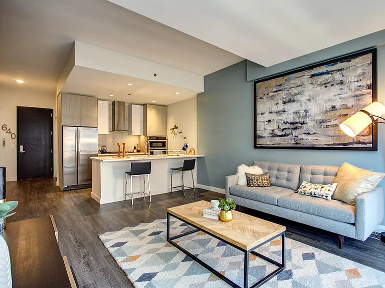 Dramatic 9-foot 6-inch ceilings