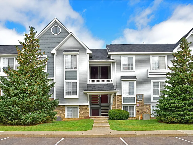 Portsmouth Apartments — Photo 13