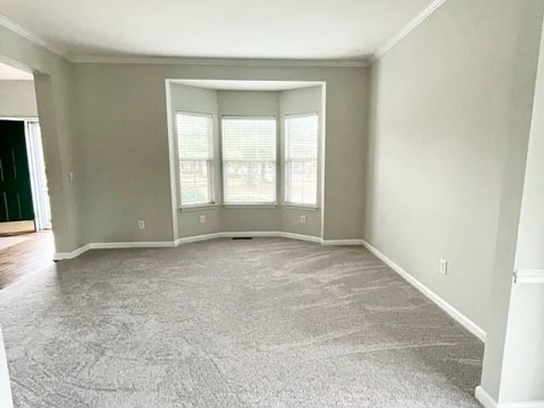 1424 Clairmonte Cir — Photo 3