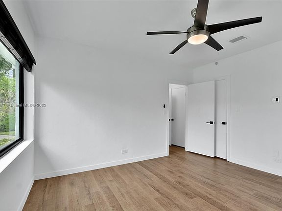 3rd image of 147 Camden Dr