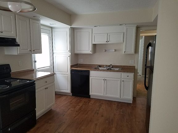 4th image of 923 Winsray Ct