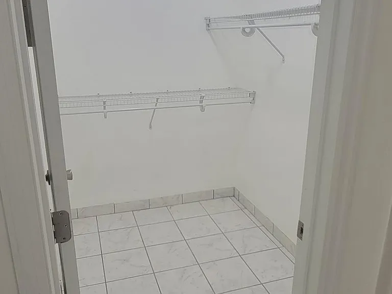 Master Walking Closet