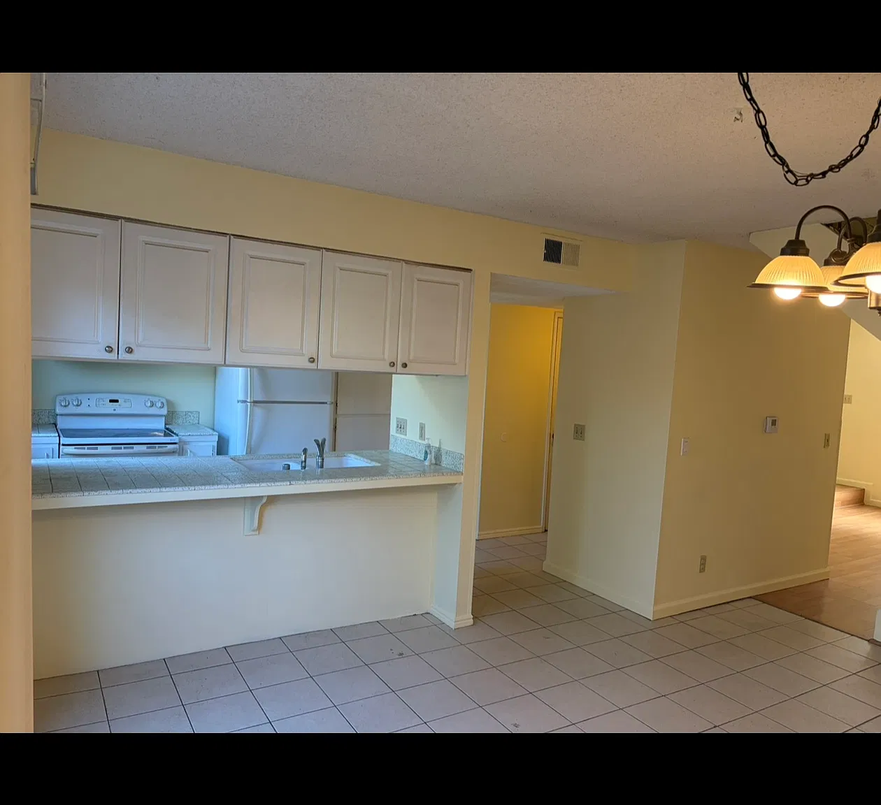 3 bed, 1323 sqft, $4,250 — Photo 4