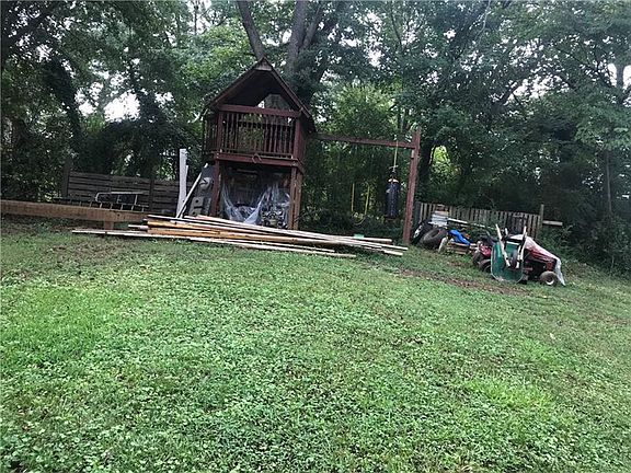 5th image of 883 Wells Cir SE